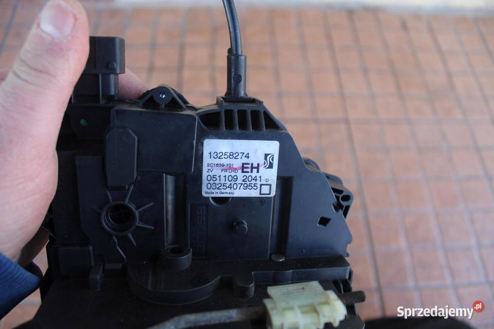 ZAMEK DRZWI PRAWY PRZÓD 6 PIN OPEL CORSA D sprzedam