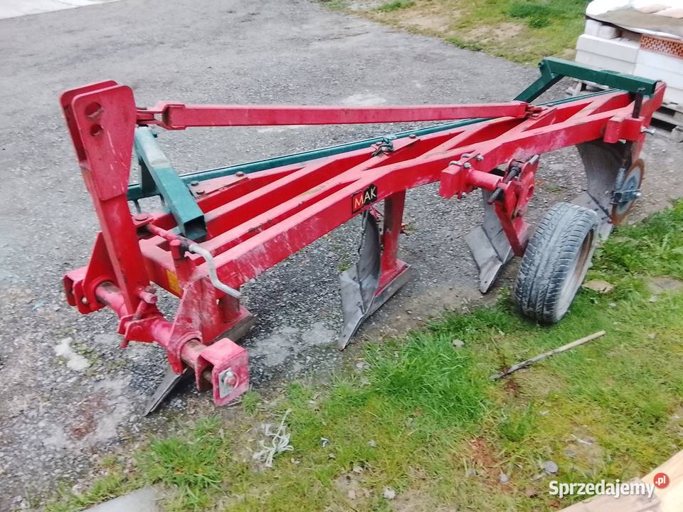Duży pług 4 skibowy z broną która dobrawia Miechów