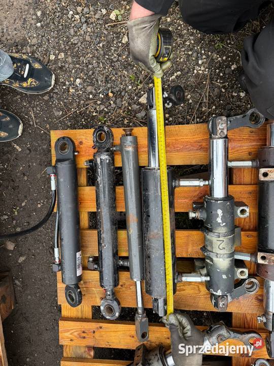 Siłownik hydrauliczny skrętny dwustronnego Antonie