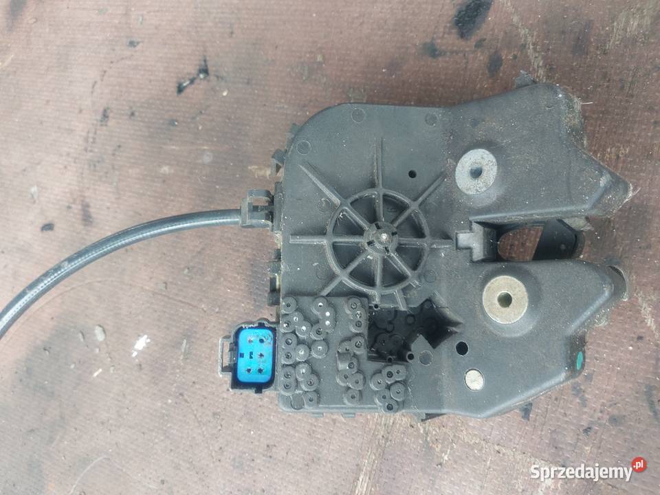 Zamek klapy bagażnika Ford Focus kombi mk1 Wyposażenie wnętrza Szczecin