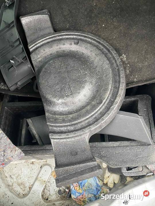 Ford Kuga wytłoczka koło lewarek klucz Trzcianka