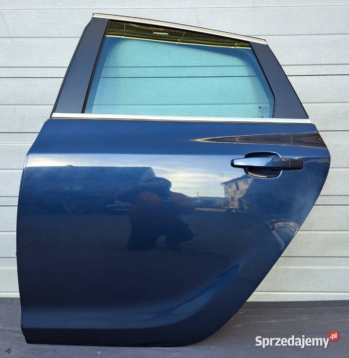 Drzwi prawy tył Opel Astra J IV hatchback Z22A Drzwi dolnośląskie Mielęcin