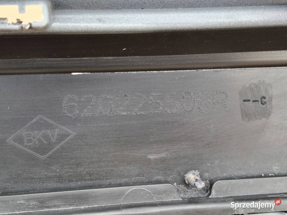 DACIA SANDERO III STEPWAY ZDERZAK PRZÓD PRZEDNI Bieleń