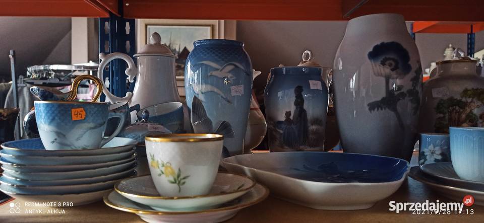 Wazon z szukającymi krewnych na morzu
Royal Porcelana i szkło Gdańsk