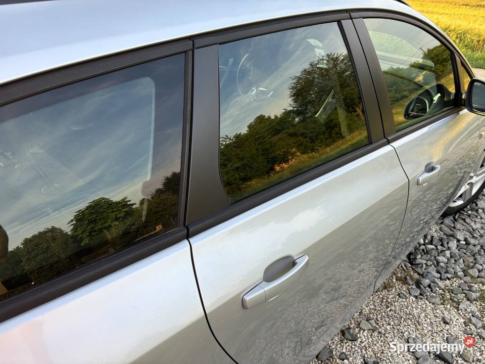 Opel Astra J Sports Tourer 14 Turbo 120 2011 Jastrzębie-Zdrój