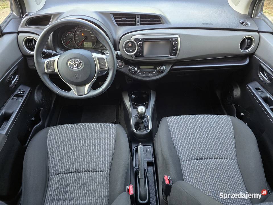 Toyota Yaris 10 VVTi 69 bezwypadkowy serwisowany Karczew sprzedam