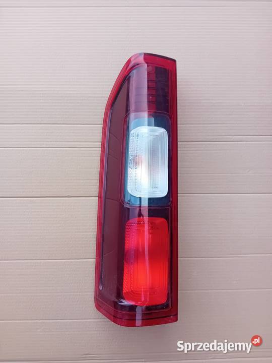 Renault Traffic III Opel Vivaro 2B lampa prawa Przeźmierowo sprzedam