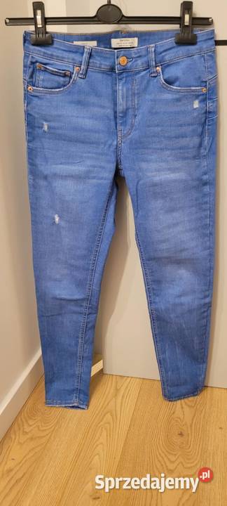 Jeansy Bershka push up 38 stan idealny Rozmiar 38(M) mazowieckie Warszawa