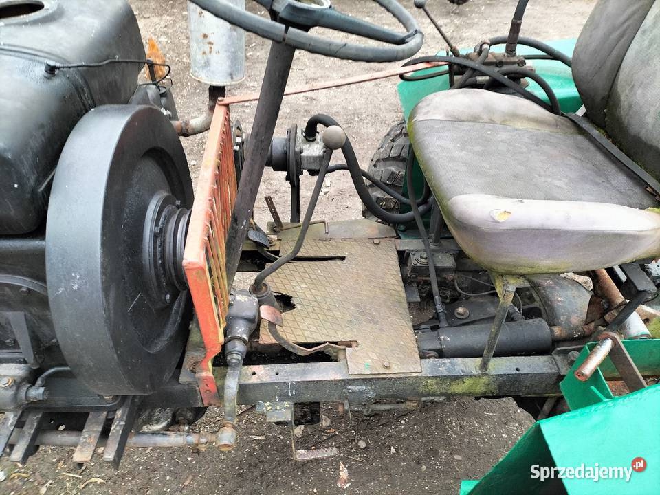 Sam es Papaj samoróbka traktorek silnika s320