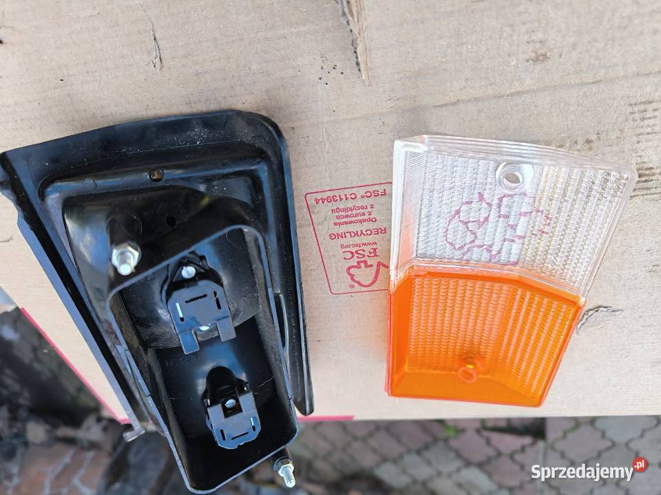 Fiat 125p kierunek pozycja lampa obrysowa lewa Pozostałe Stalowa Wola