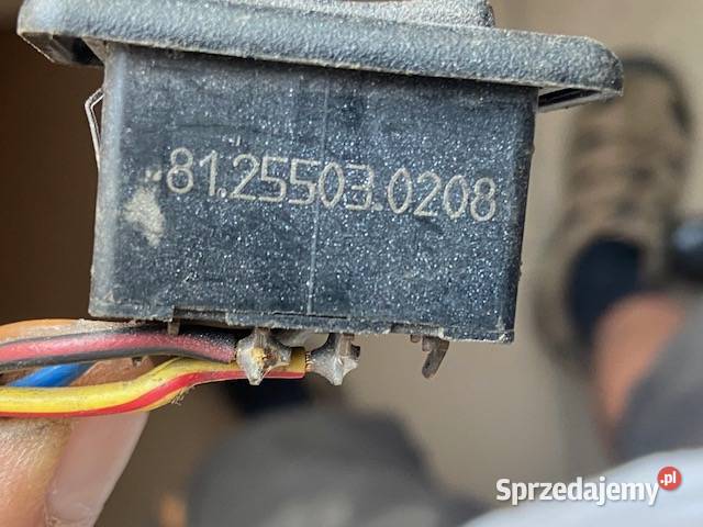 Przełącznik Klawisz MAN F2000 L2000 M2000 Pozostałe lubuskie Maszewo