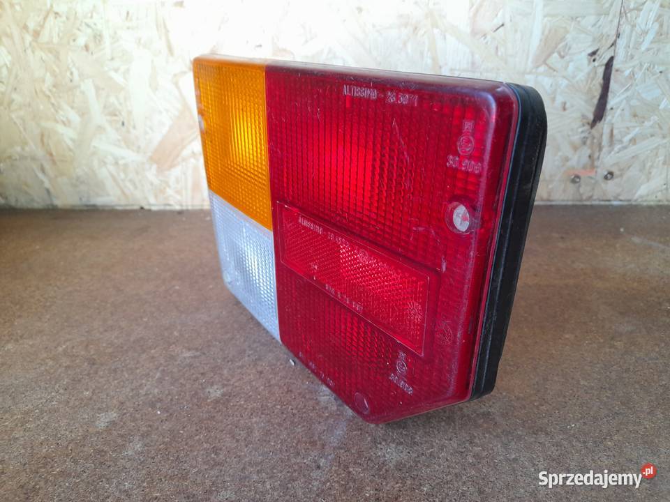FIAT 128 SEDAN LAMPA LEWA TYLNA TYŁ Goleniów