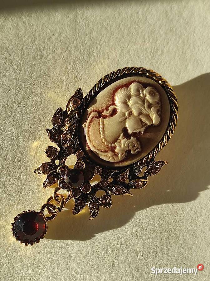 Piękna brosza z kameą vintage