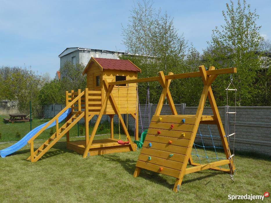 Plac zabaw domek dzieci