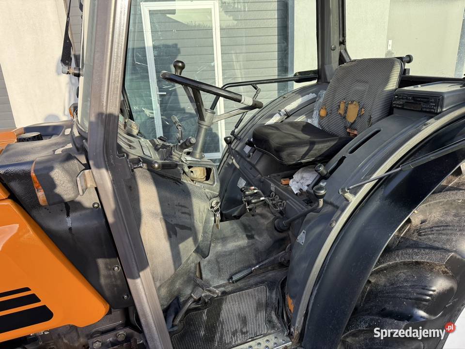 Ciągnik sadowniczy Renault DionisFructus TUZ WOM Skrzynia biegów Manualna Renault Sadków Szlachecki sprzedam
