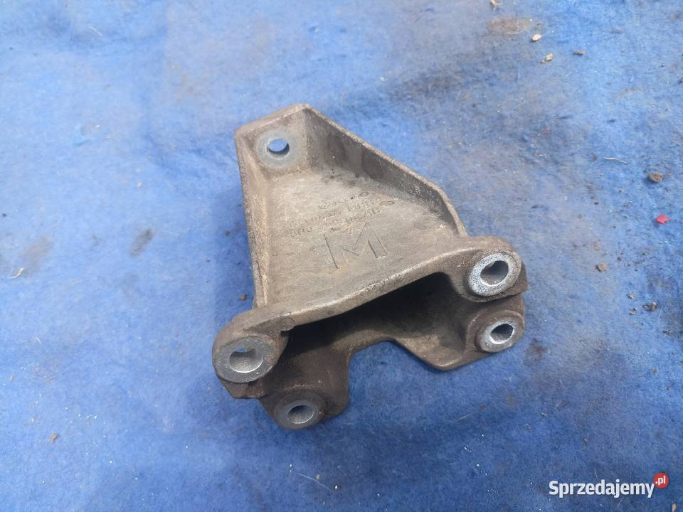 Łapa Mocująca Skrzynie Lewa 8D0 399 113 AB Audi osobowe Myszków sprzedam