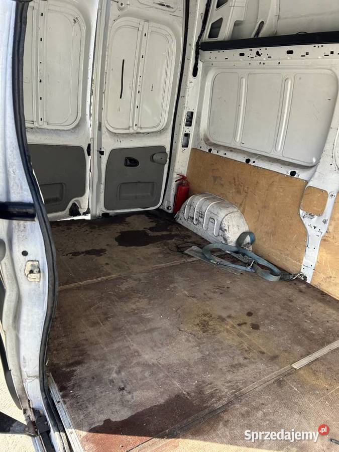 Zamiana na osobowe dostawcze Renault Trafic L2H2 Motoryzacja