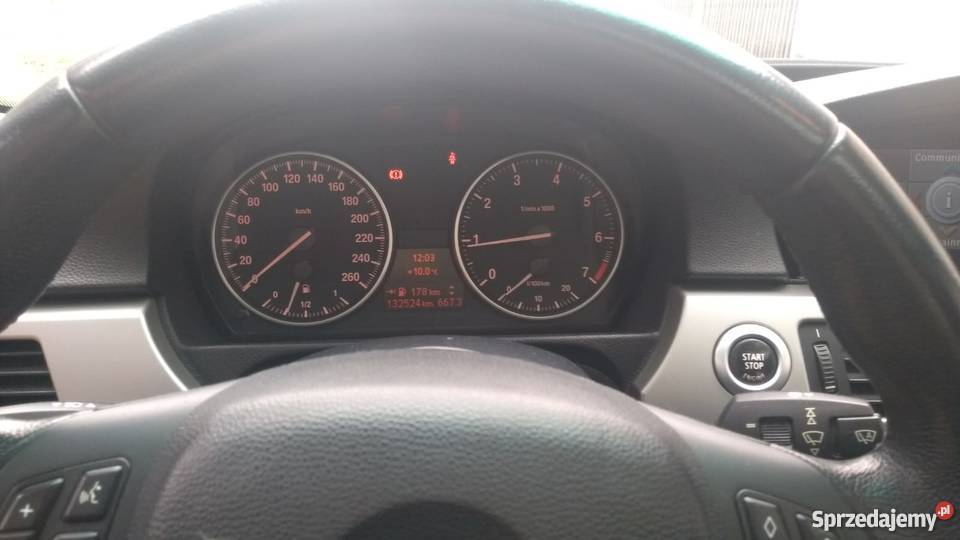 BMW E90 320i
