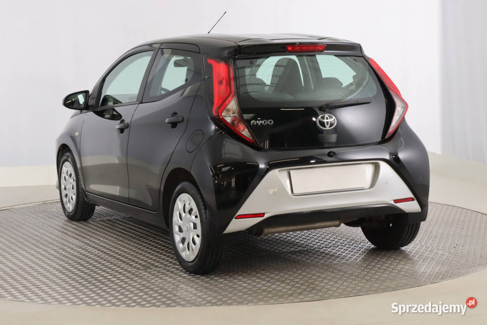 Toyota Aygo 10 VVTi manualna Zabrze