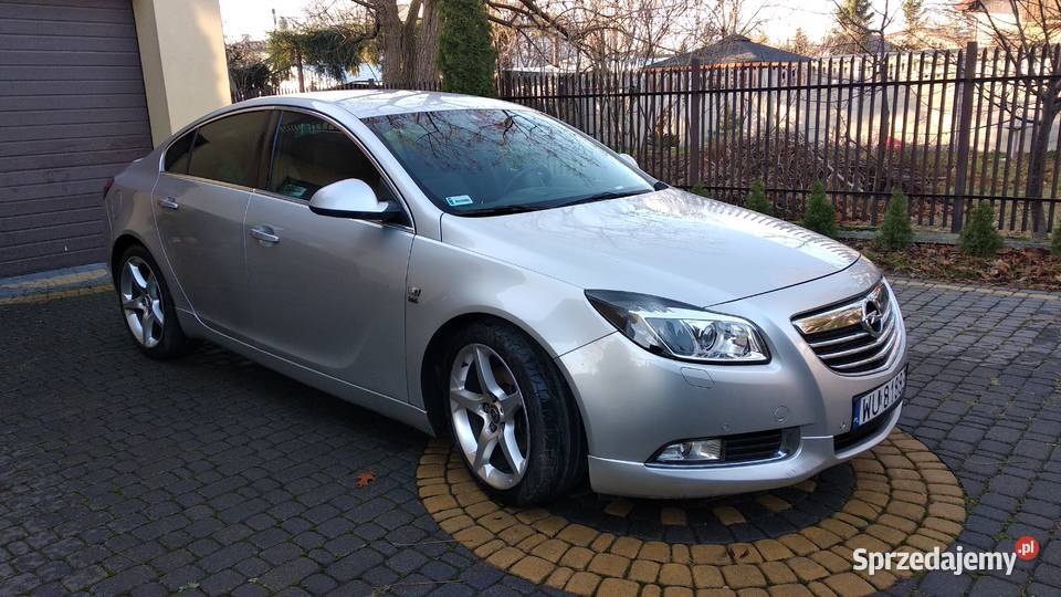 Opel insignia salon