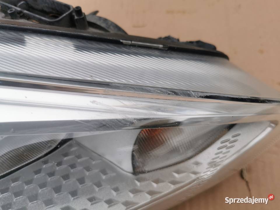 Lampa przód prawa rh Focus mk3 lift 1418 Prawe Sieraków