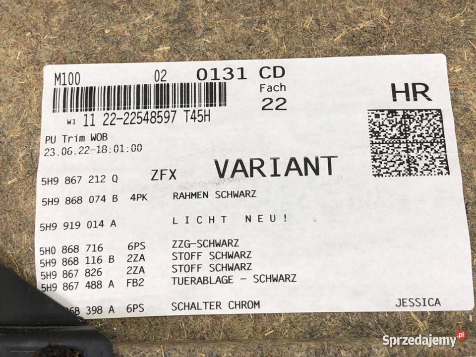 BOCZEK DRZWI PRAWY TYŁ VW GOLF VIII Kombi