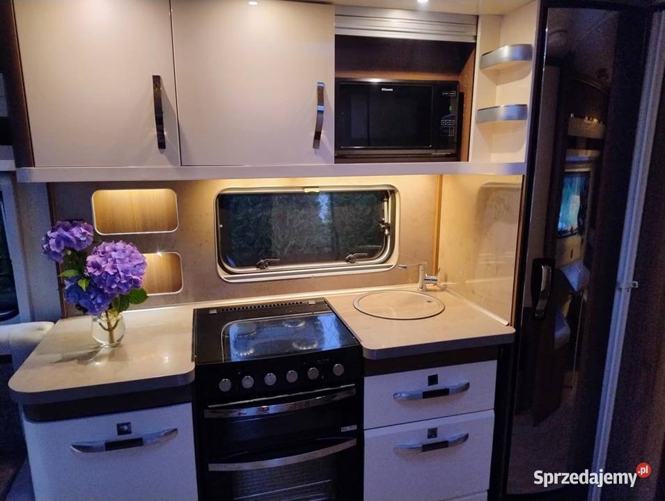 DOM NA KÓŁKACH PRZYCZEPA HOBBY PRESTIGE VIP 7 Hobby Myślenice