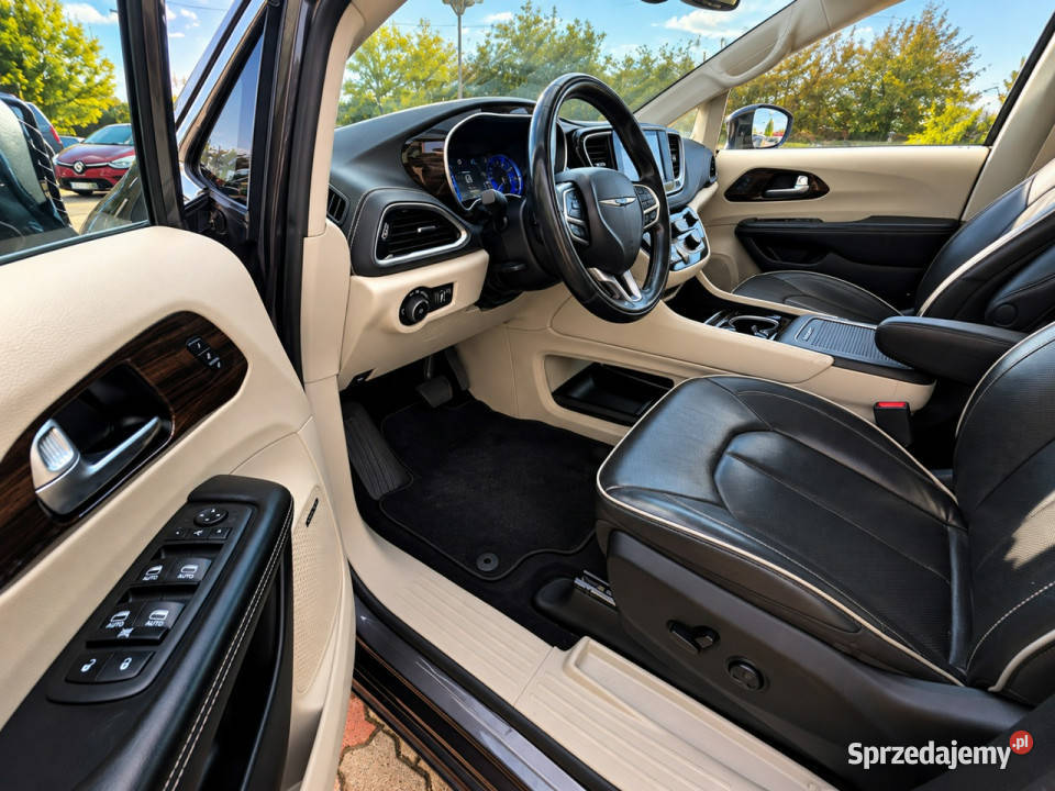 Chrysler Pacifica 2022 w wersji Limited 7 miejsc