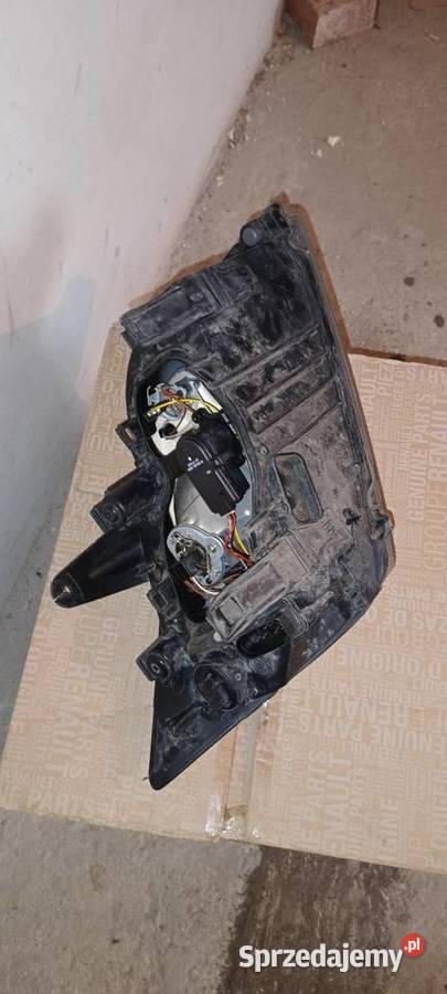 FORD FOCUS MK2 04 REFLEKTOR LEWY LAMPA EU Krzemienica