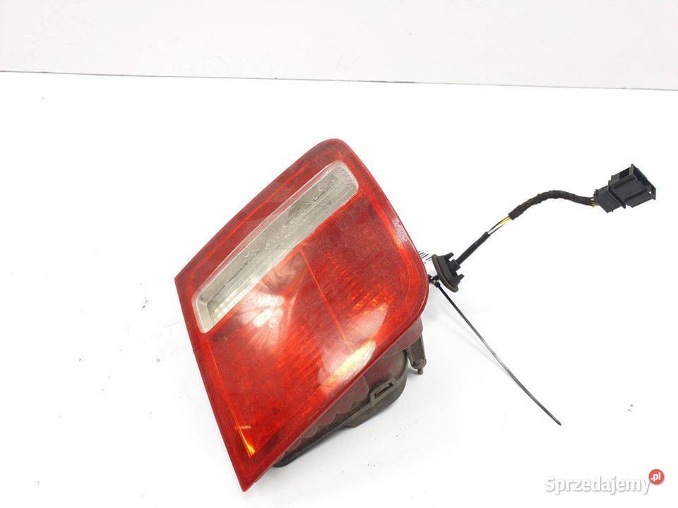 LAMPA W KLAPE PRAWA AUDI A8 D3 4E0945094G Lipno