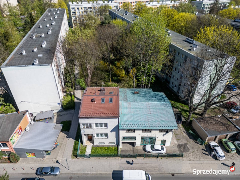 Na Szaniec budynek usługowy z częscią