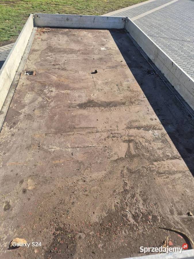 Przyczepka samochodowa platforma 38x18 laweta Stara Kaźmierka