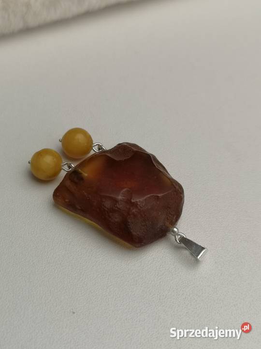 artystyczna zawieszka bursztyn surowy Toruń