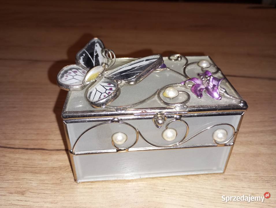 Piękna szklana szkatułka Biłgoraj sprzedam