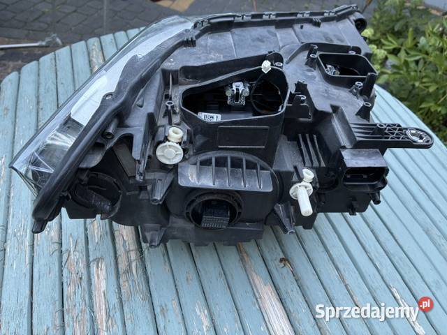 ReflektorLampa do BMW X1 F48 przed liftingiem Szadek sprzedam