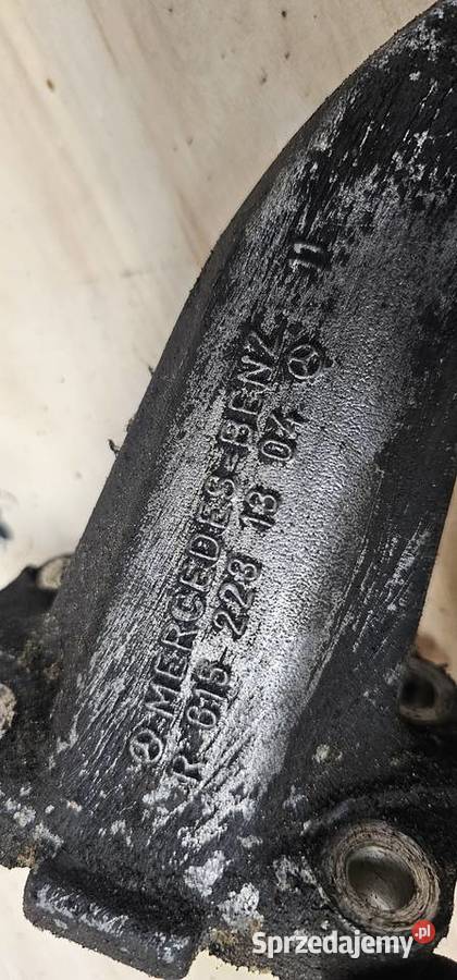 Łapa silnika mercedes w123 20d 6152231304