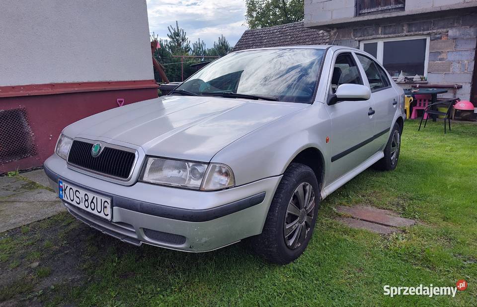 Skoda Octavia 16 benzyna Bobrek