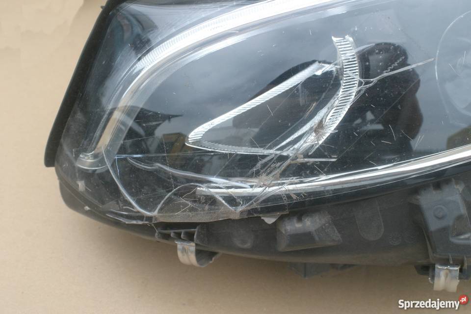 MERCEDES BKLASA W246 LIFT FULL LED LAMPA LEWA osobowe sprzedam