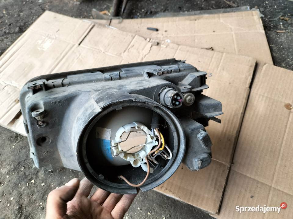 LAMPA PRZÓD PRZEDNIA PRAWA REFLEKTOR AUDI 100 C4 Kamień-Kolonia