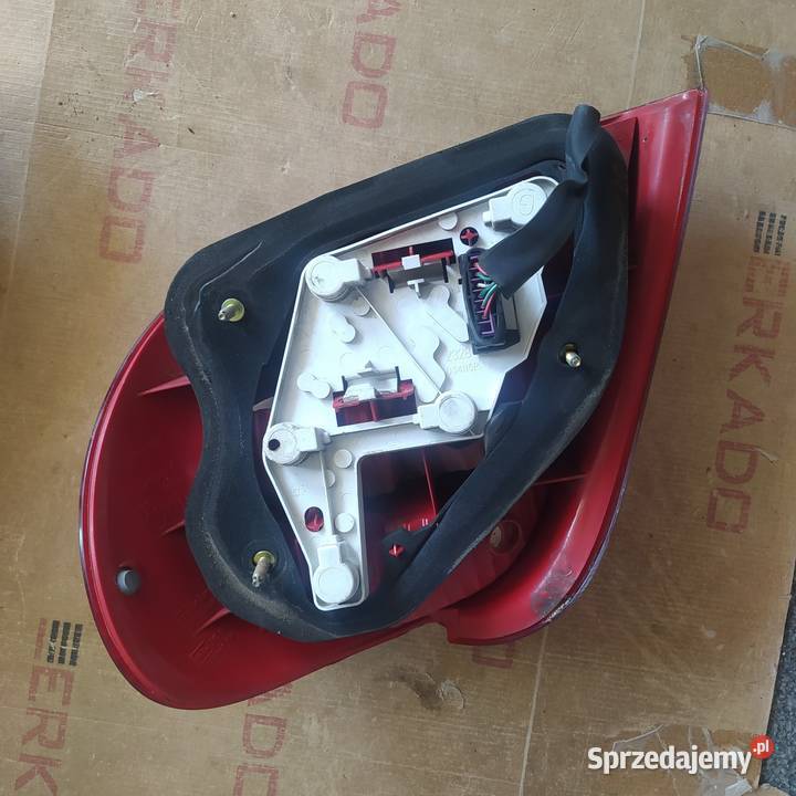 Lampa lewa prawa tył Toyota Avensis T22 hb mazowieckie Sokołów Podlaski