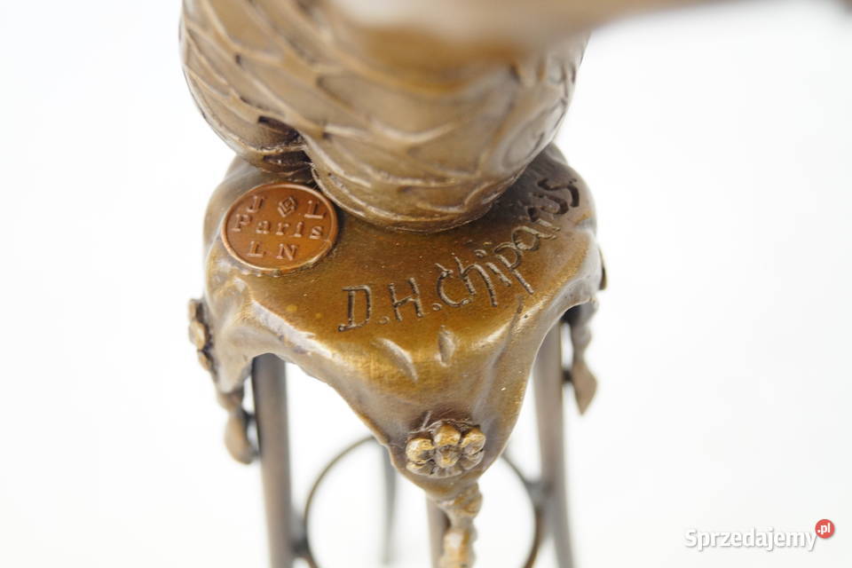 Egipcjanka z kieliszkiem figura z brązu rzeźba