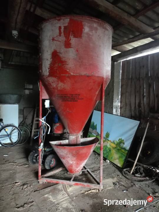 Mieszalnik pasz okonek 1tona Kąkolewnica sprzedam