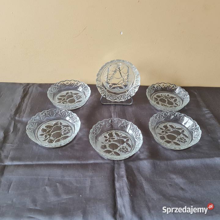 Zestaw salaterek ze szkła bezbarwnego PRL