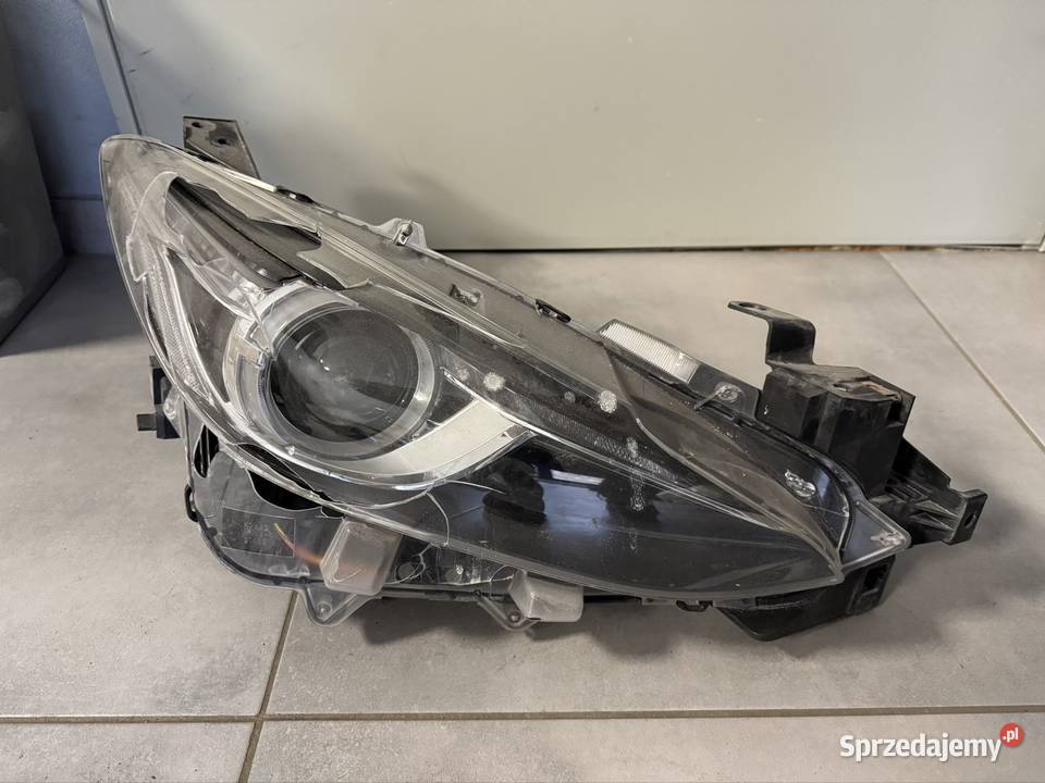 Mazda 3 III BM reflektor Xenon prawy Kozubszczyzna