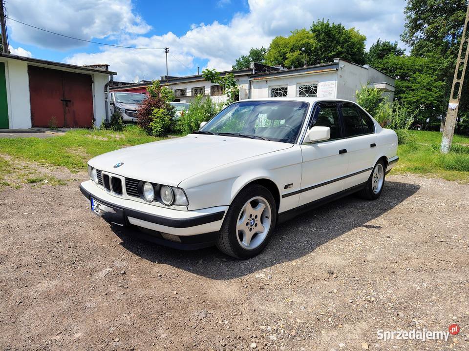 BMW 520 i E34 sedan z sprawną klimatyzacją Zarejestrowany w Polsce śląskie Będzin