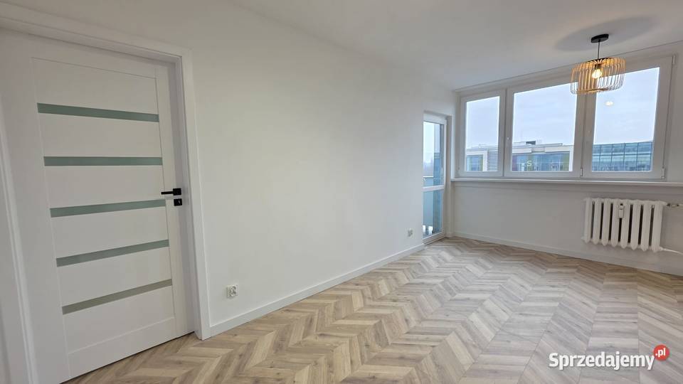 2 Pokoje Balkon samym UE Gotowe do wprowadzenia