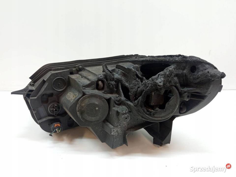 LAMPA PRZÓD PRAWA EUROPA LED USZKODZONA Toyota świętokrzyskie