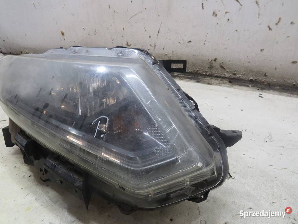 LAMPA PRAWY PRZEDNIA PRZÓD XTRAIL III T32 Motoryzacja