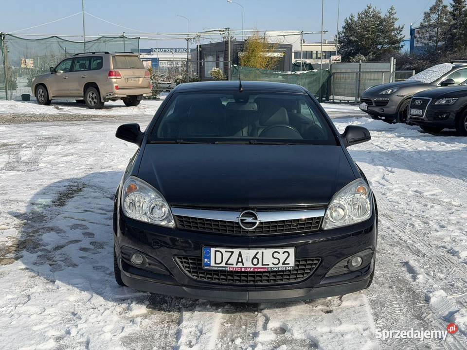 Opel Astra 16 Benzyna Cabrio 2009r Skóra Navi Rok produkcji 2009