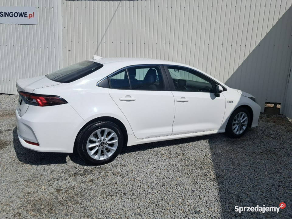 Toyota Corolla Poleasingowe BZ Seria E16 2012 Corolla dolnośląskie Komorniki